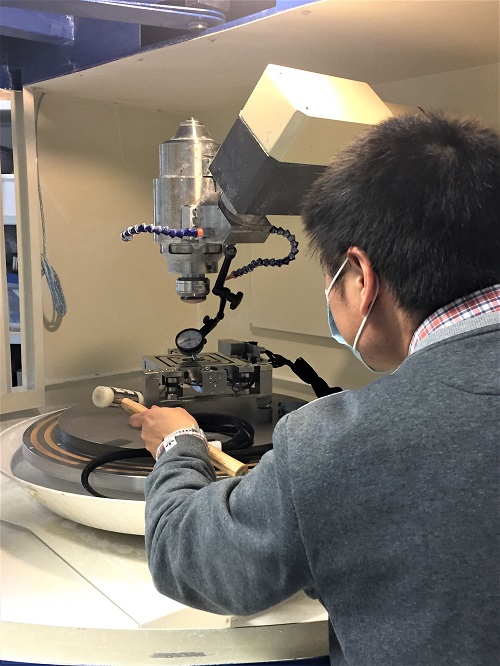 Smooth operators the dark art of optical polishing Electro Optics